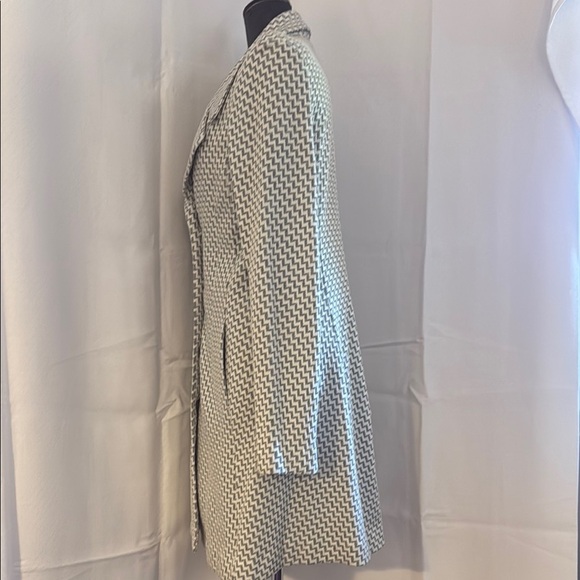 Vintage Women's Houndstooth Coat Metallic Silver and White, Made in Canada - Picture 7 of 11